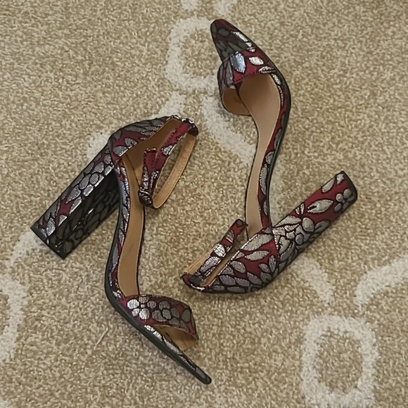 Merona (Target) Burgundy & Gunmetal Strappy Sandal - Size 7 1/2 - Picture 2 of 8